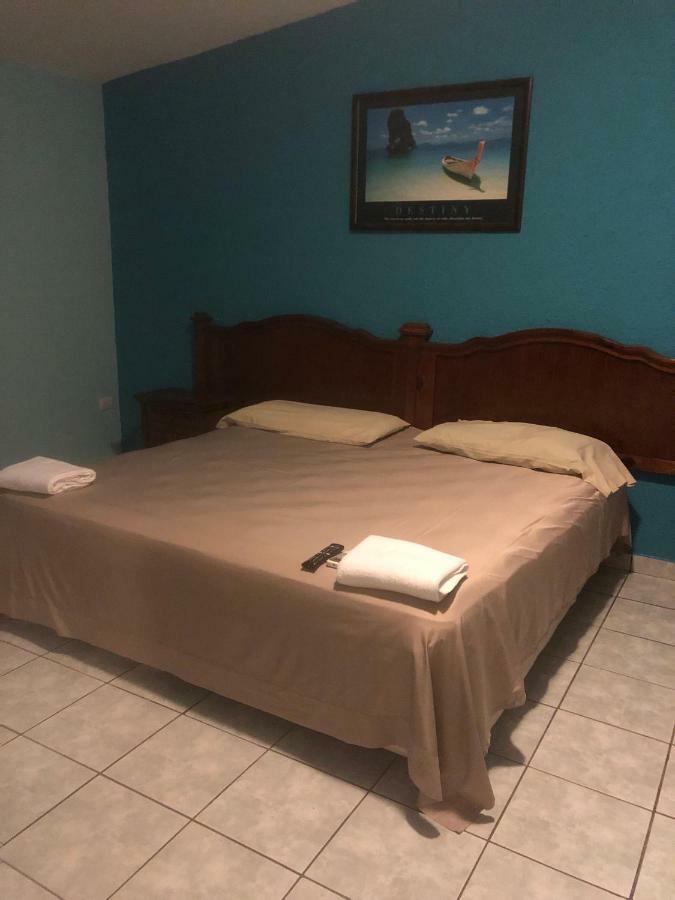 Hotel Rivera Del Rio La Pesca ภายนอก รูปภาพ